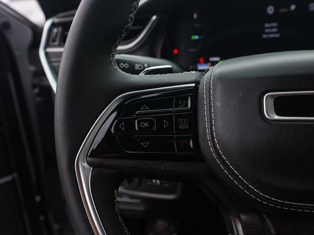 Used 2024 Jeep Grand Cherokee Overland w/ Luxury Tech Group IV image 26