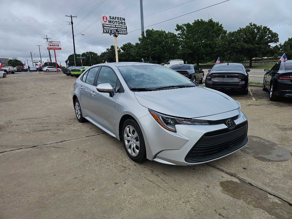 Used 2024 Toyota Corolla LE image 1