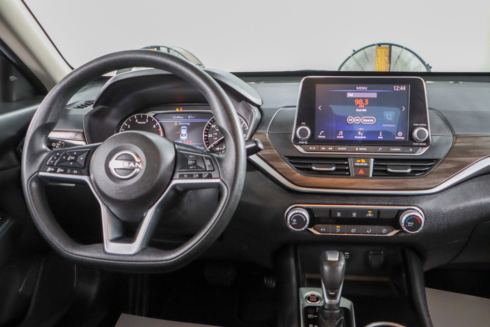 Used 2024 Nissan Altima 2.5 SV image 17