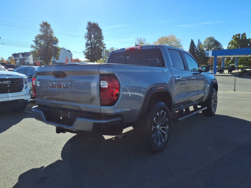 Used 2024 GMC Canyon Denali AWD/4WD image 4