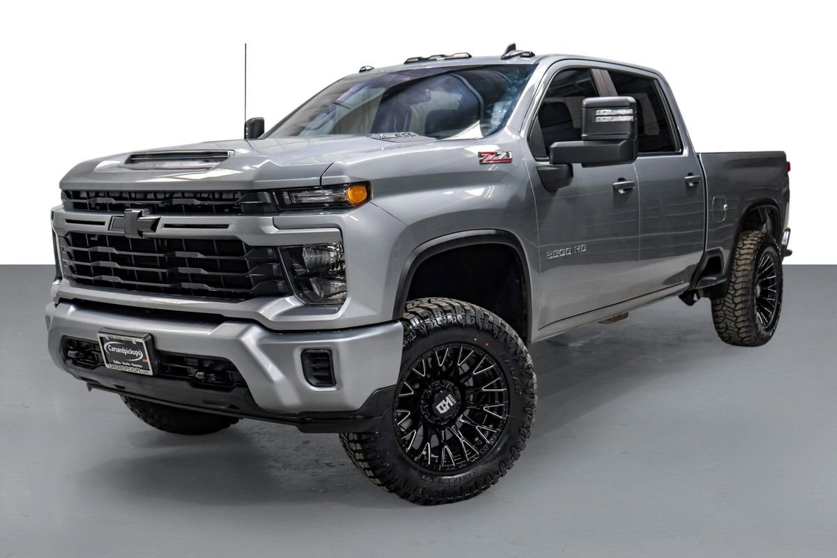 Used 2024 Chevrolet Silverado 2500 Custom w/ Custom Value Package AWD/4WD image 5