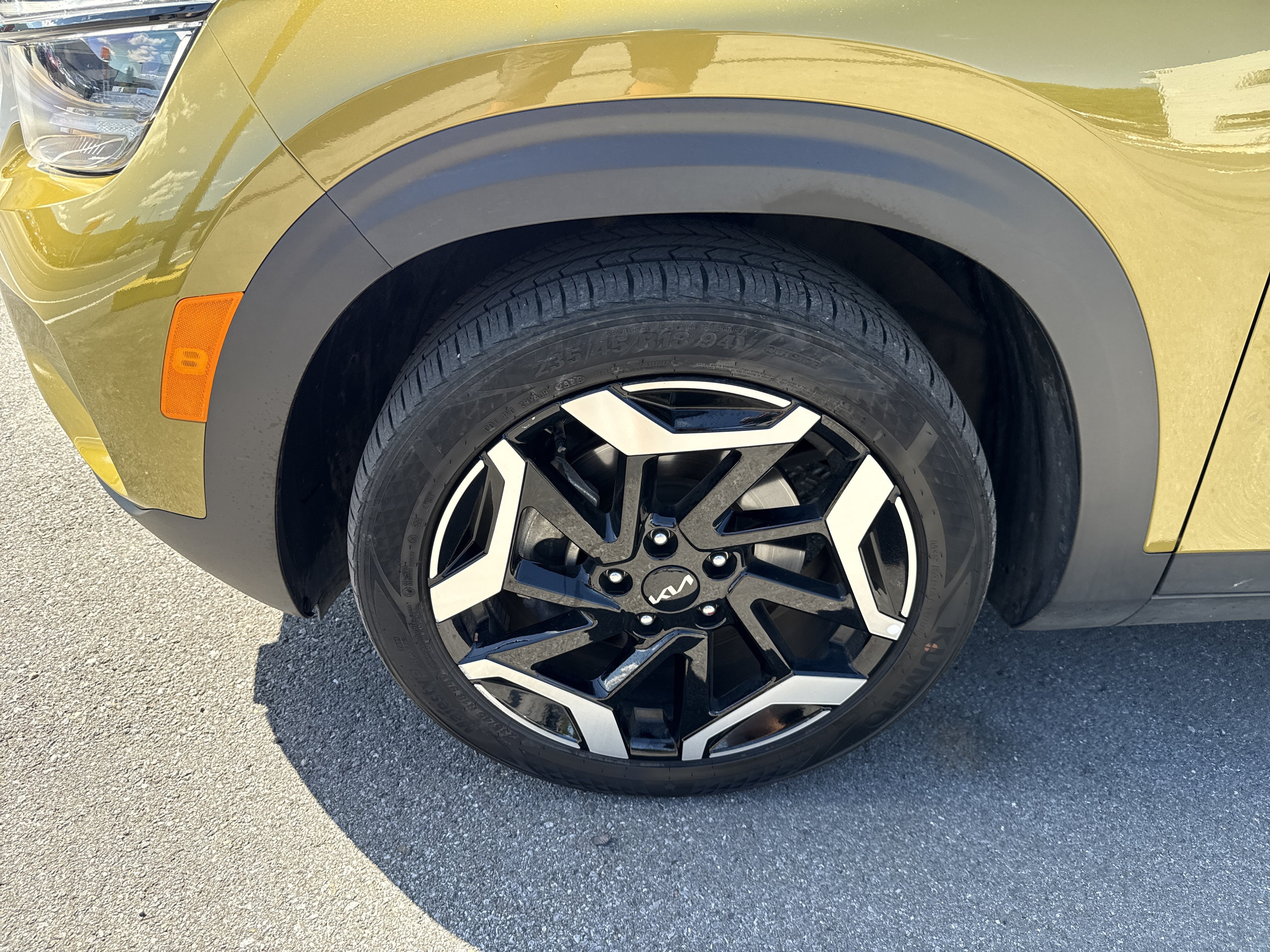 Certified 2024 Kia Seltos SX w/ SX Sunroof Package AWD/4WD image 11