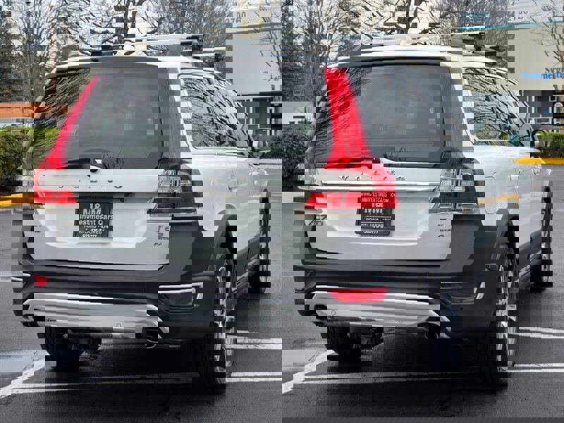 Used 2015 Volvo XC70 T6 Platinum w/ Protection Package image 8