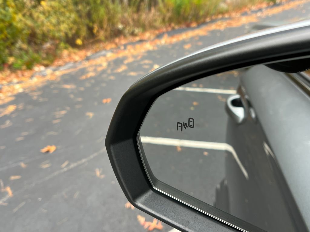 Used 2024 Volkswagen Taos SE image 25