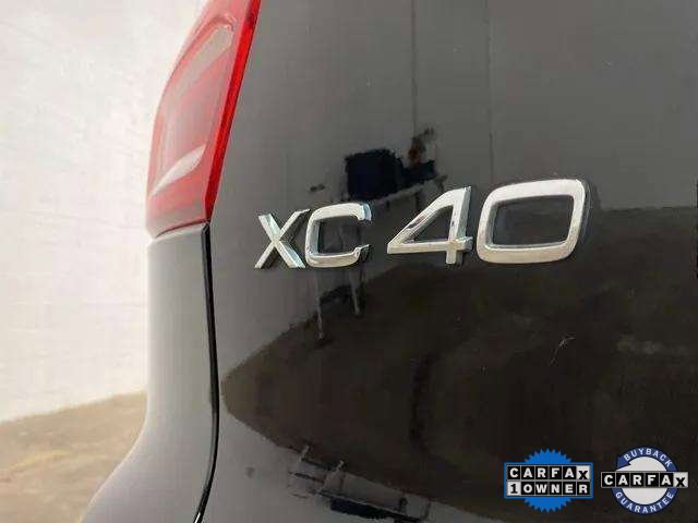 Used 2025 Volvo XC40 B5 Plus image 99
