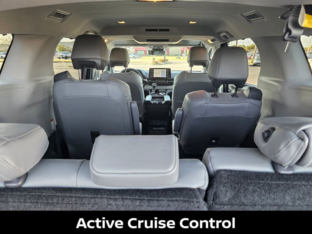 Used 2021 Toyota Sienna Limited image 14