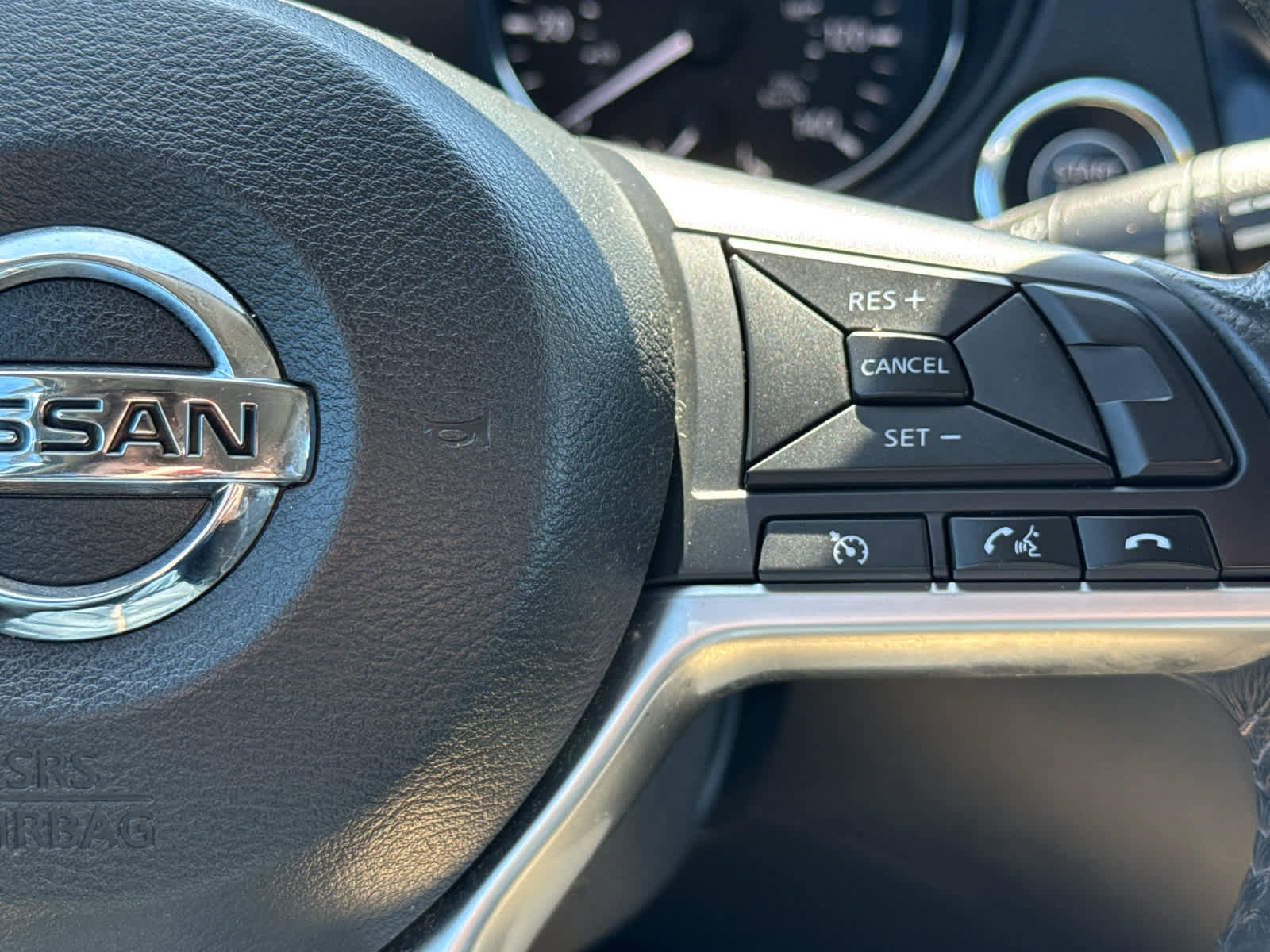 Used 2017 Nissan Rogue SL w/ SL Premium Package image 18