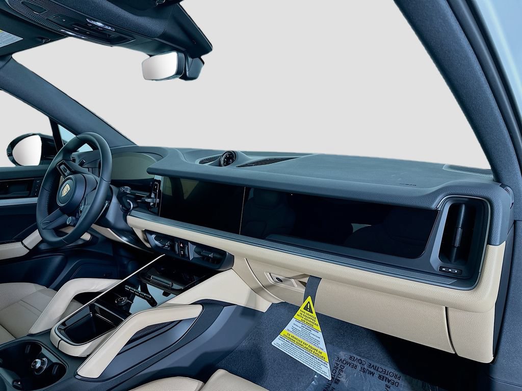 Certified 2026 Porsche Cayenne AWD/4WD image 32