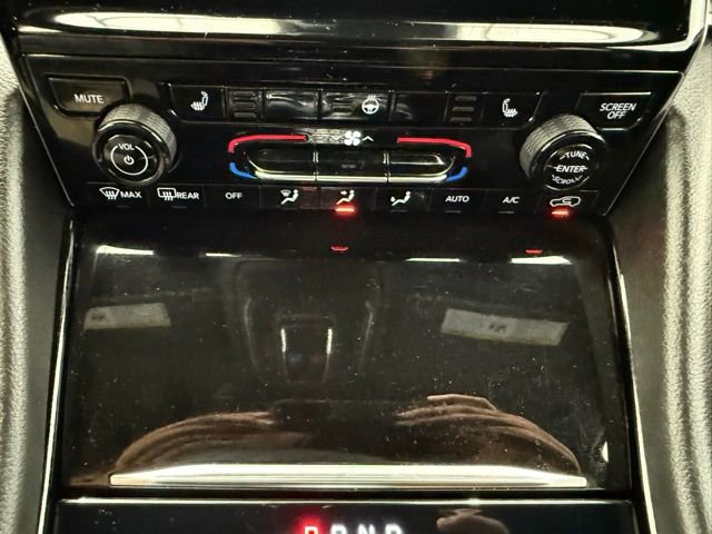 Used 2023 Jeep Grand Cherokee Altitude image 37