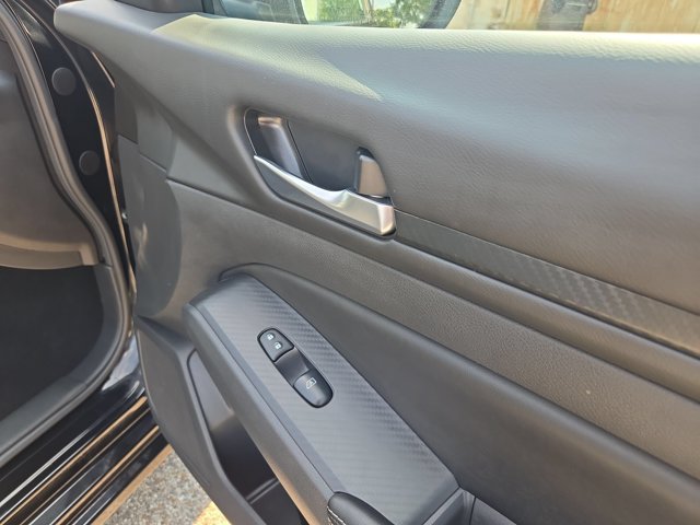 Used 2025 Nissan Altima 2.5 SV FWD image 25