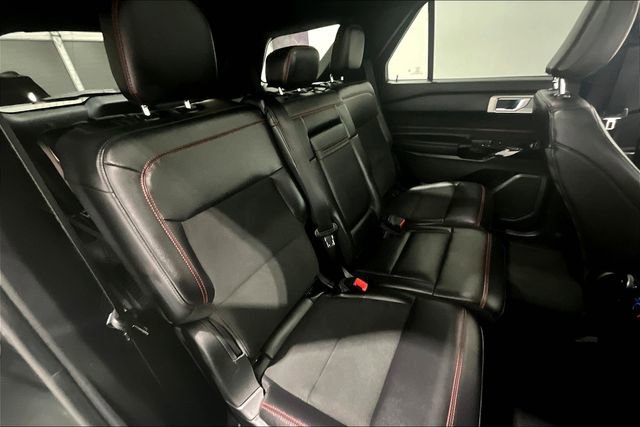 Used 2024 Ford Explorer ST-Line w/ Class IV Trailer Tow Package image 24