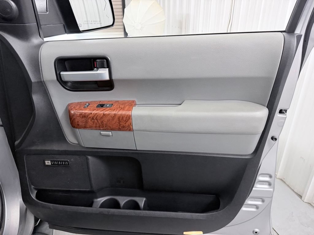 Used 2018 Toyota Sequoia Platinum AWD/4WD image 46