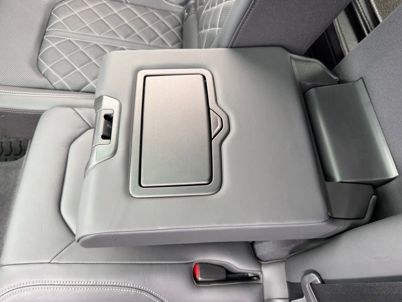 Used 2023 Audi SQ8 Prestige image 16