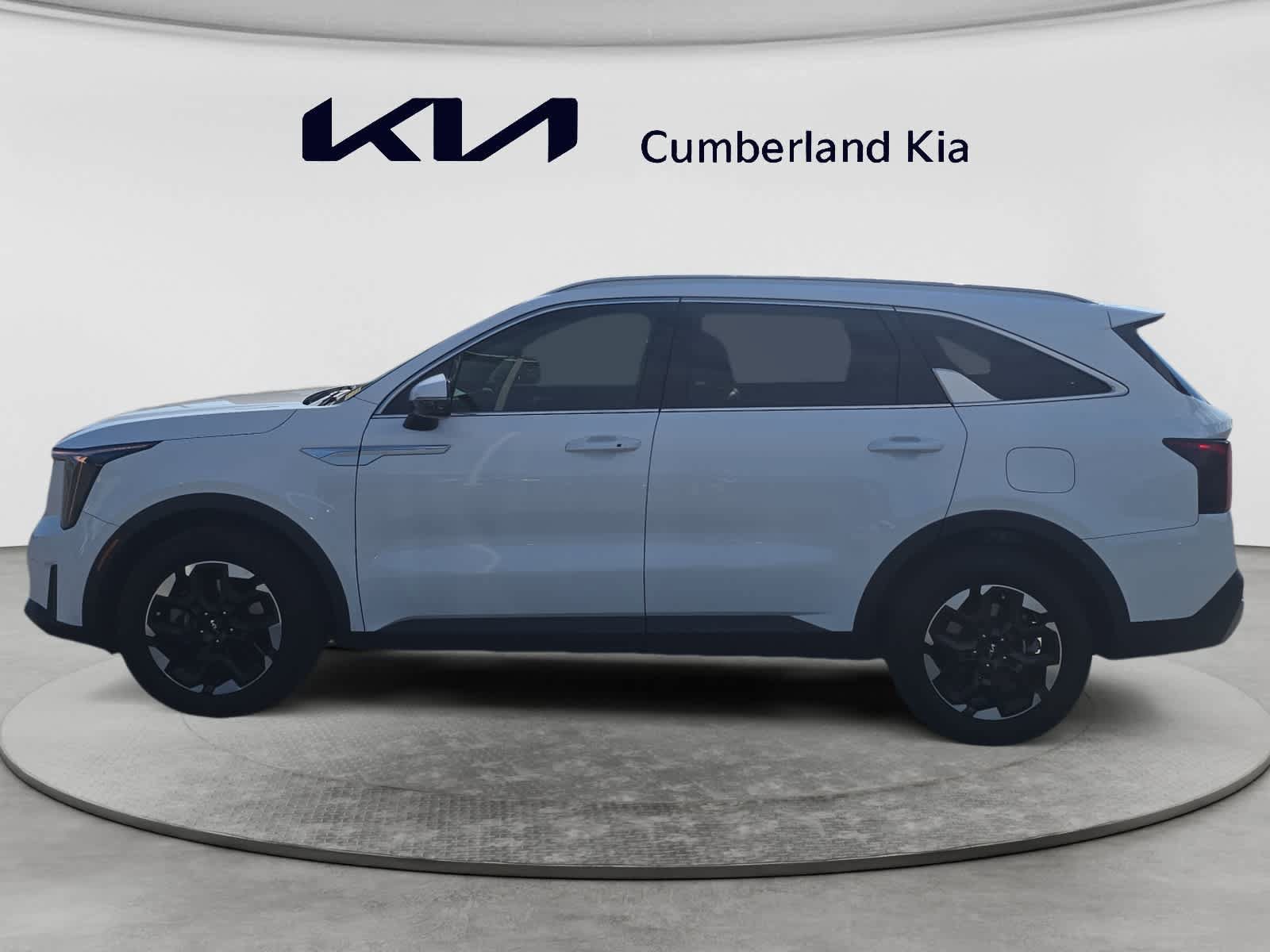 Used 2025 Kia Sorento S FWD image 2