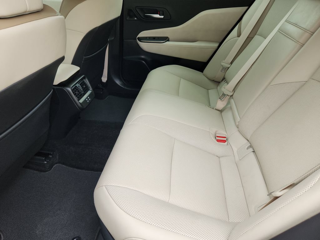 Certified 2023 Toyota Crown AWD/4WD image 32