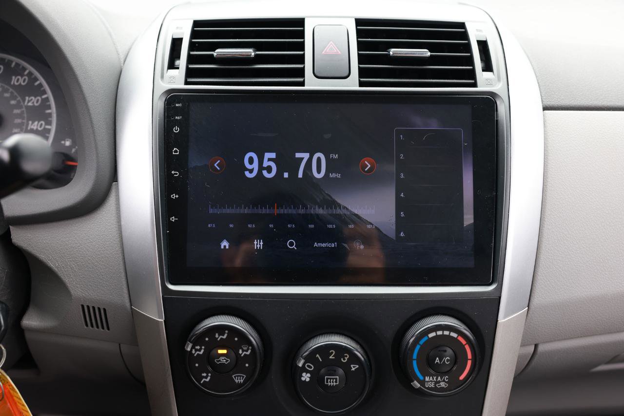 Used 2010 Toyota Corolla LE FWD image 30