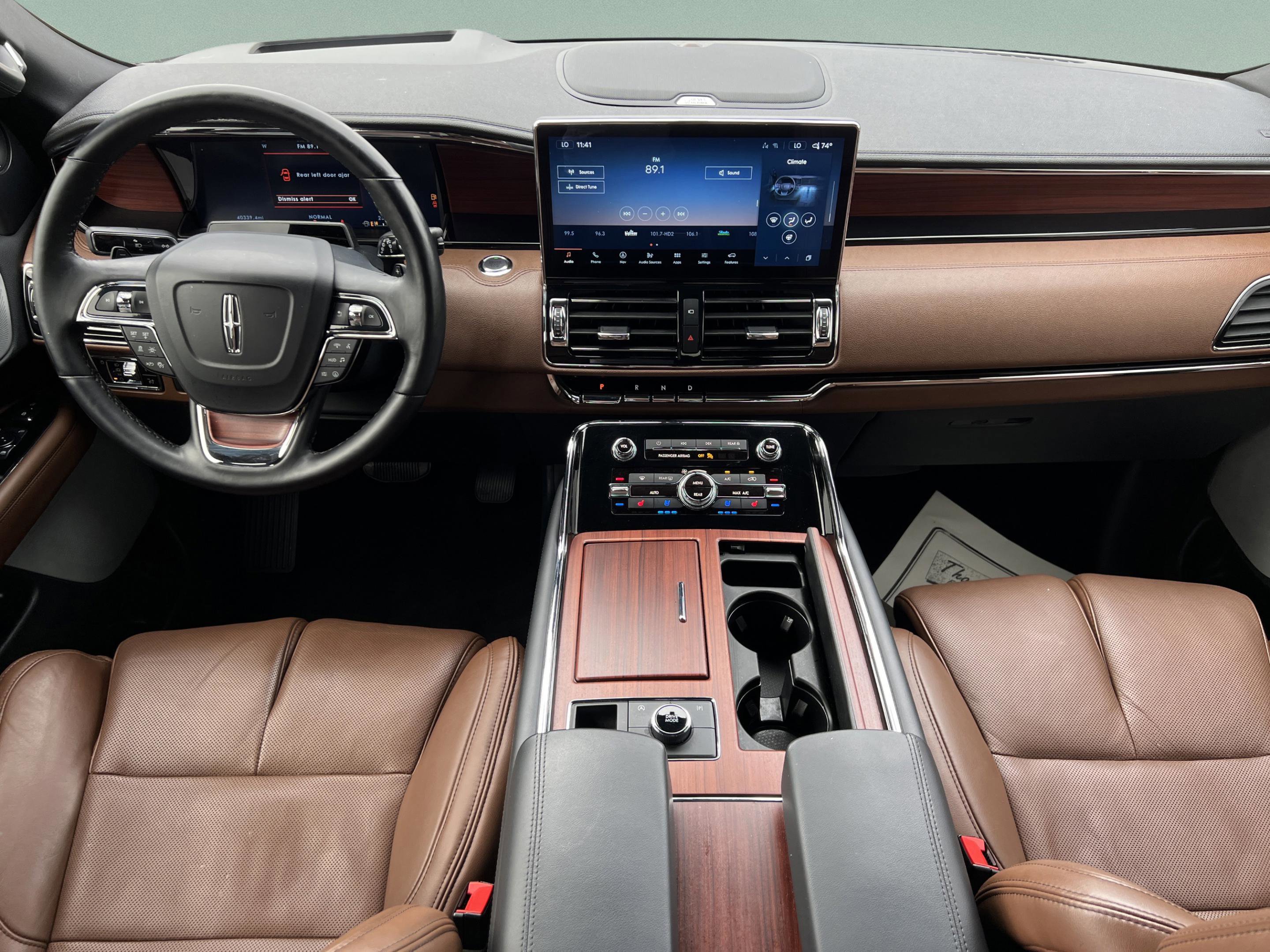 Used 2023 Lincoln Navigator L Reserve image 14