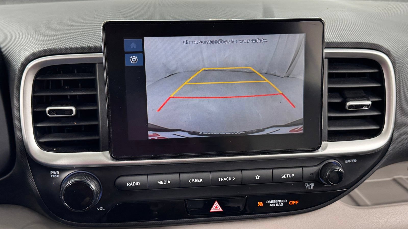 Used 2025 Hyundai Venue SEL FWD image 25
