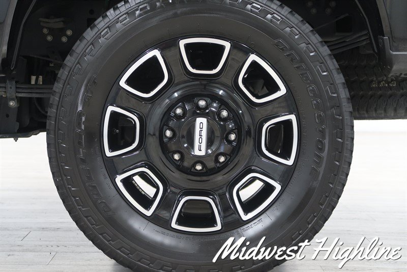 Used 2025 Ford F350 Platinum w/ FX4 Off-Road Package AWD/4WD image 17