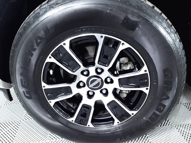 Used 2023 Nissan Titan SV image 33