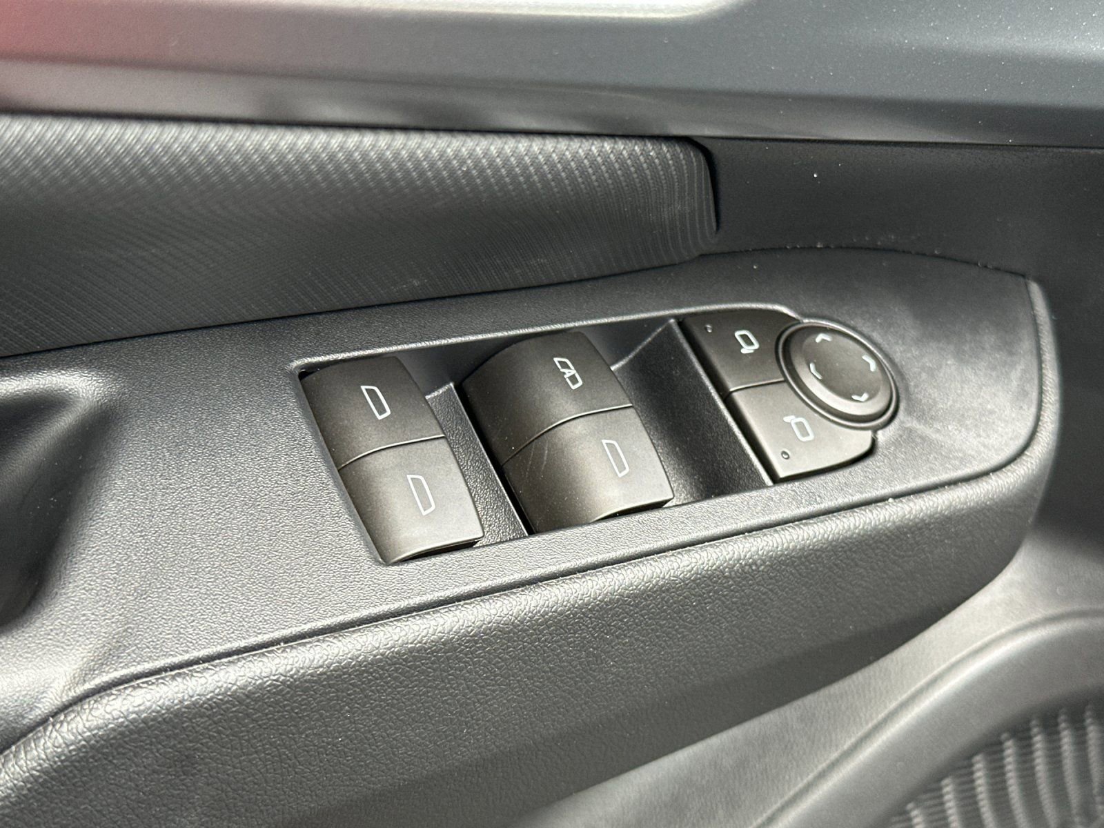 Used 2026 Chevrolet Equinox EV RS image 25