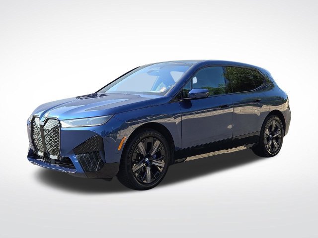 Used 2024 BMW iX xDrive50 w/ Sport Package AWD/4WD image 4
