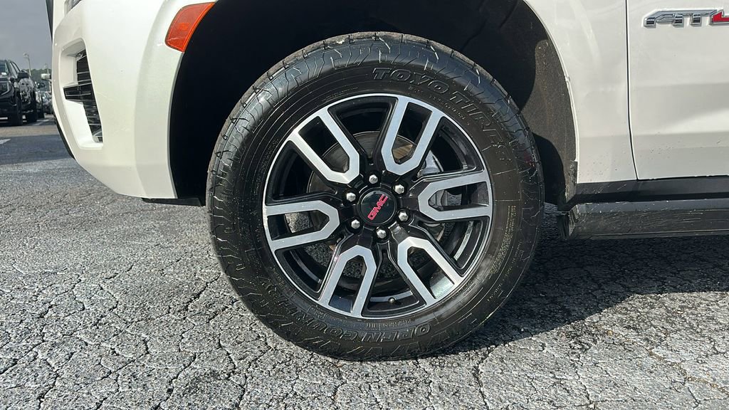 Used 2023 GMC Yukon AT4 w/ AT4 Premium Plus Package AWD/4WD image 14