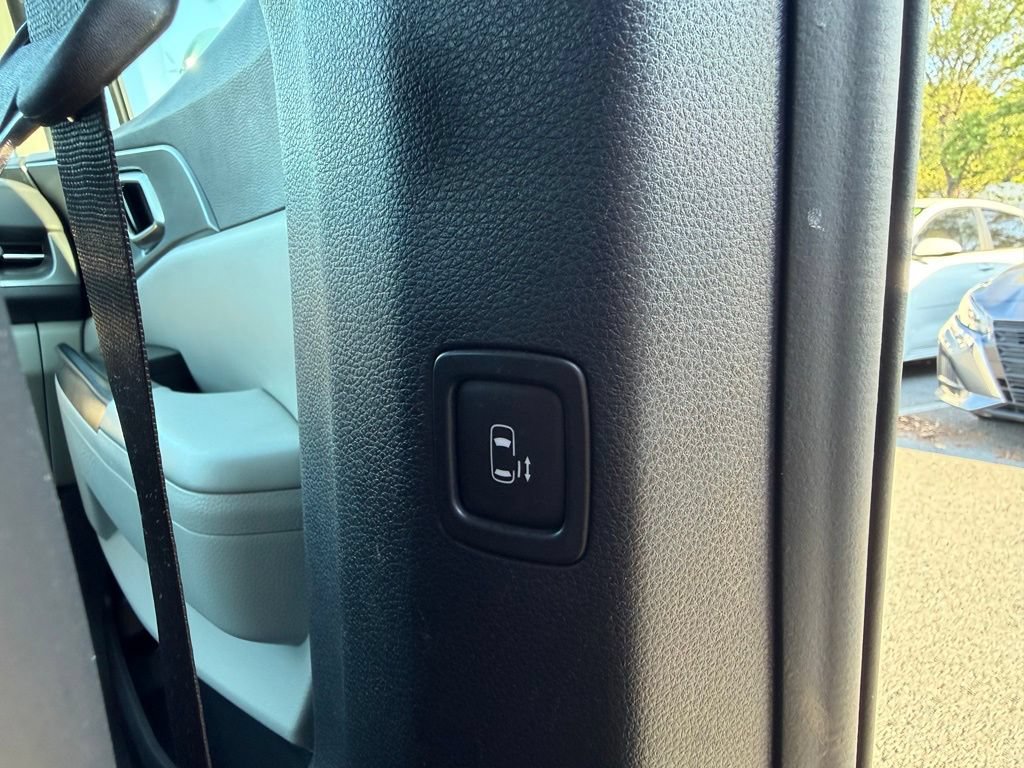 Certified 2024 Kia Carnival LX FWD image 29