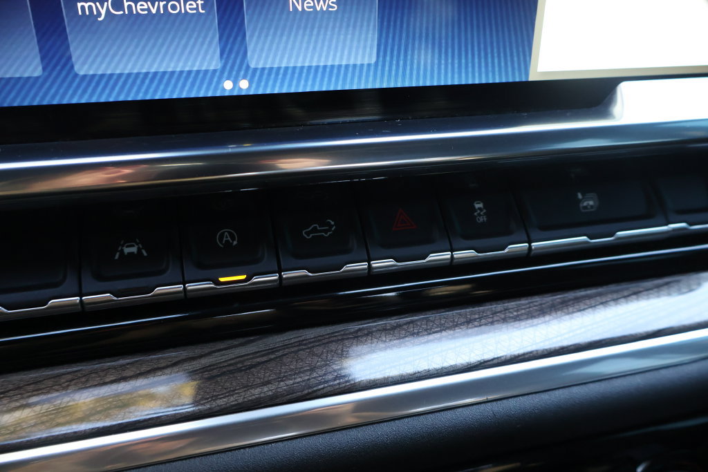 Certified 2024 Chevrolet Silverado 1500 LT AWD/4WD image 33