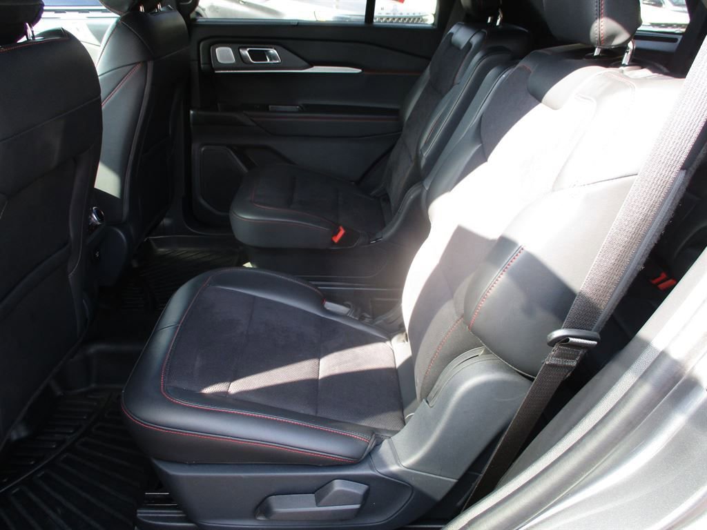 Used 2025 Ford Explorer ST image 10