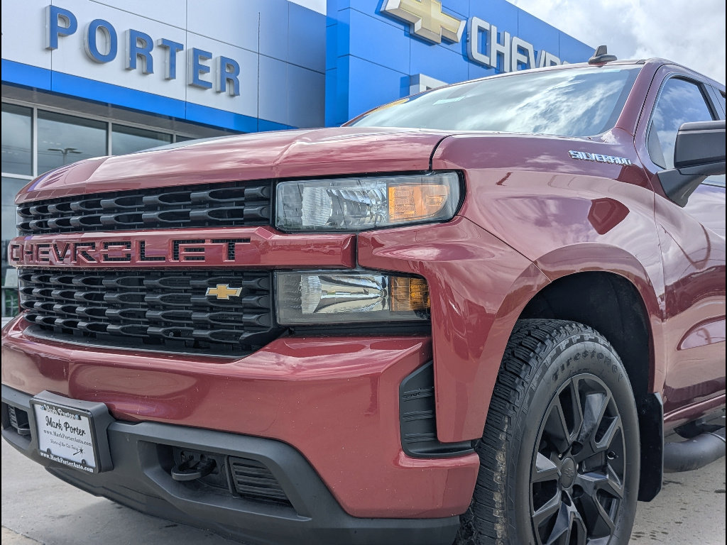 Used 2019 Chevrolet Silverado 1500 Custom w/ Custom Value Package AWD/4WD image 12