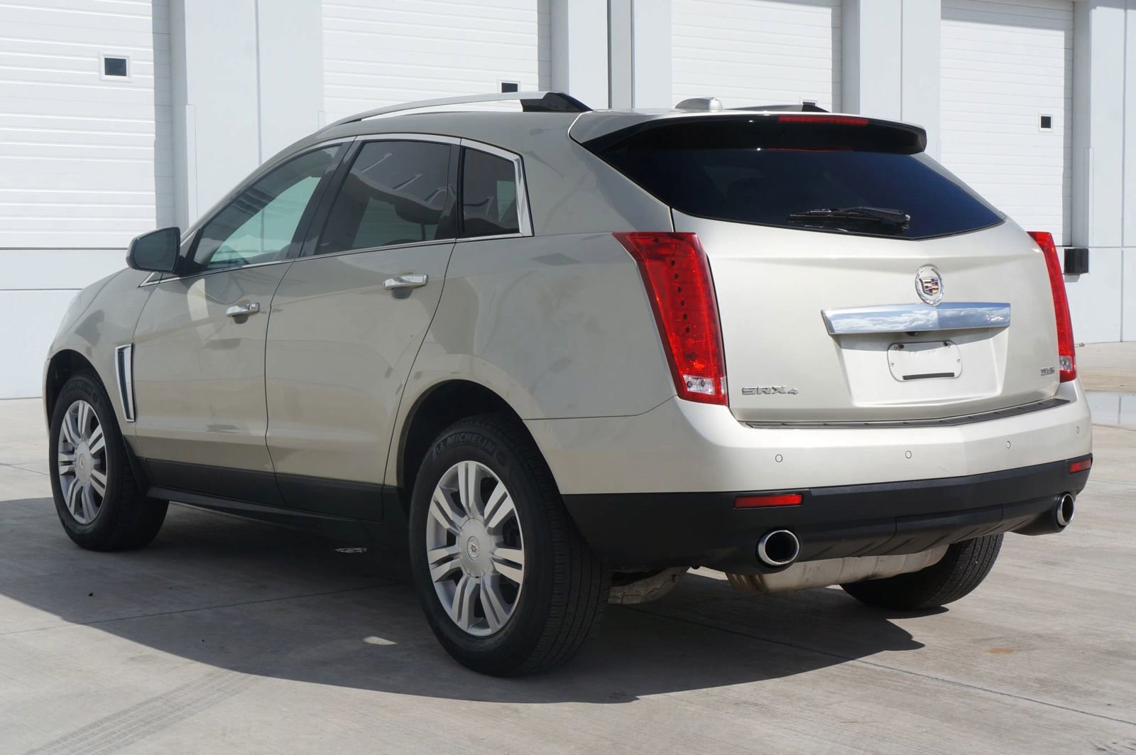 Used 2016 Cadillac SRX Luxury w/ Driver Awareness Package image 10