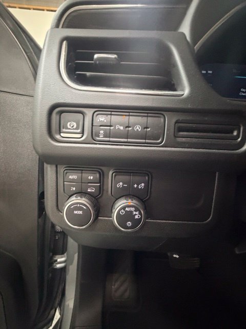 Used 2024 Chevrolet Tahoe LT AWD/4WD image 21