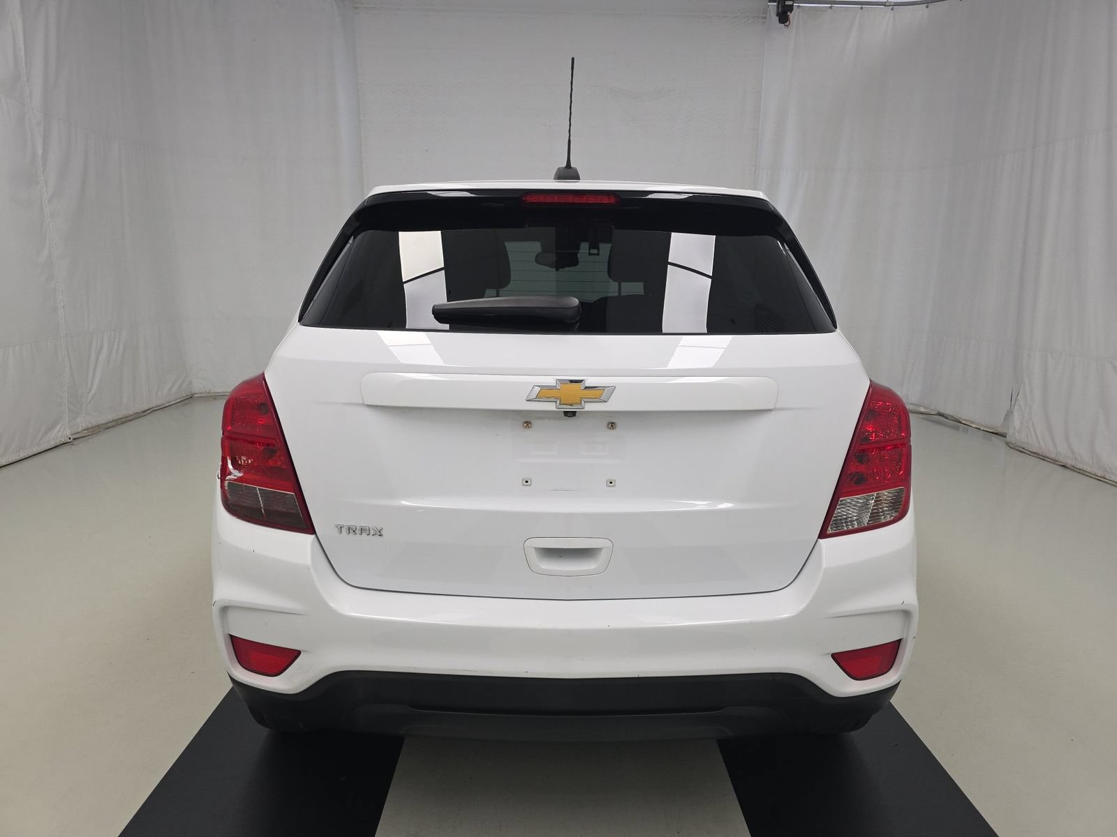 Used 2021 Chevrolet Trax LS w/ Tint and Cruise Package FWD image 6