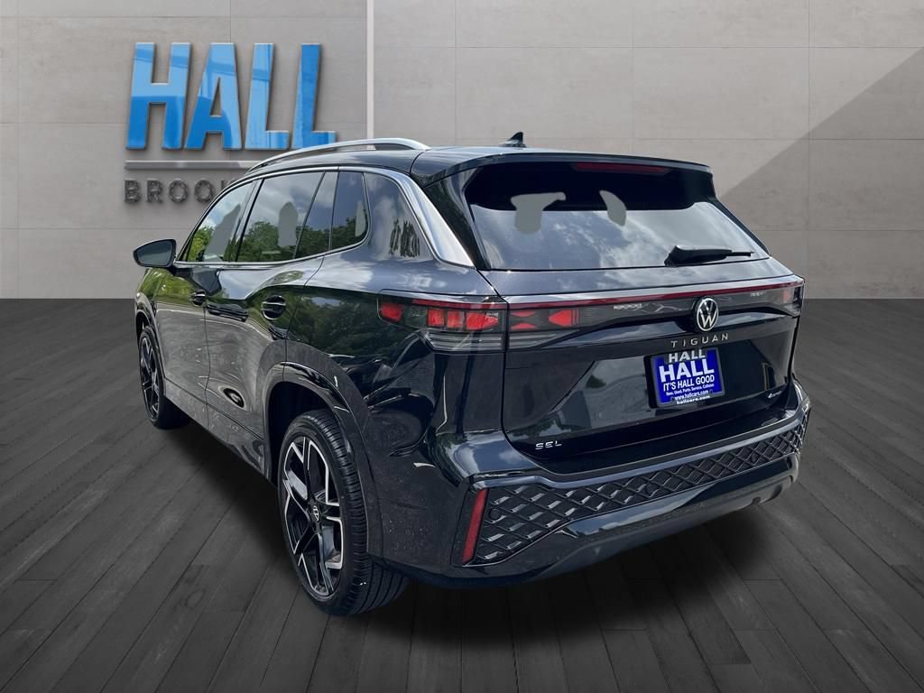 Certified 2025 Volkswagen Tiguan SEL R-Line AWD/4WD image 3