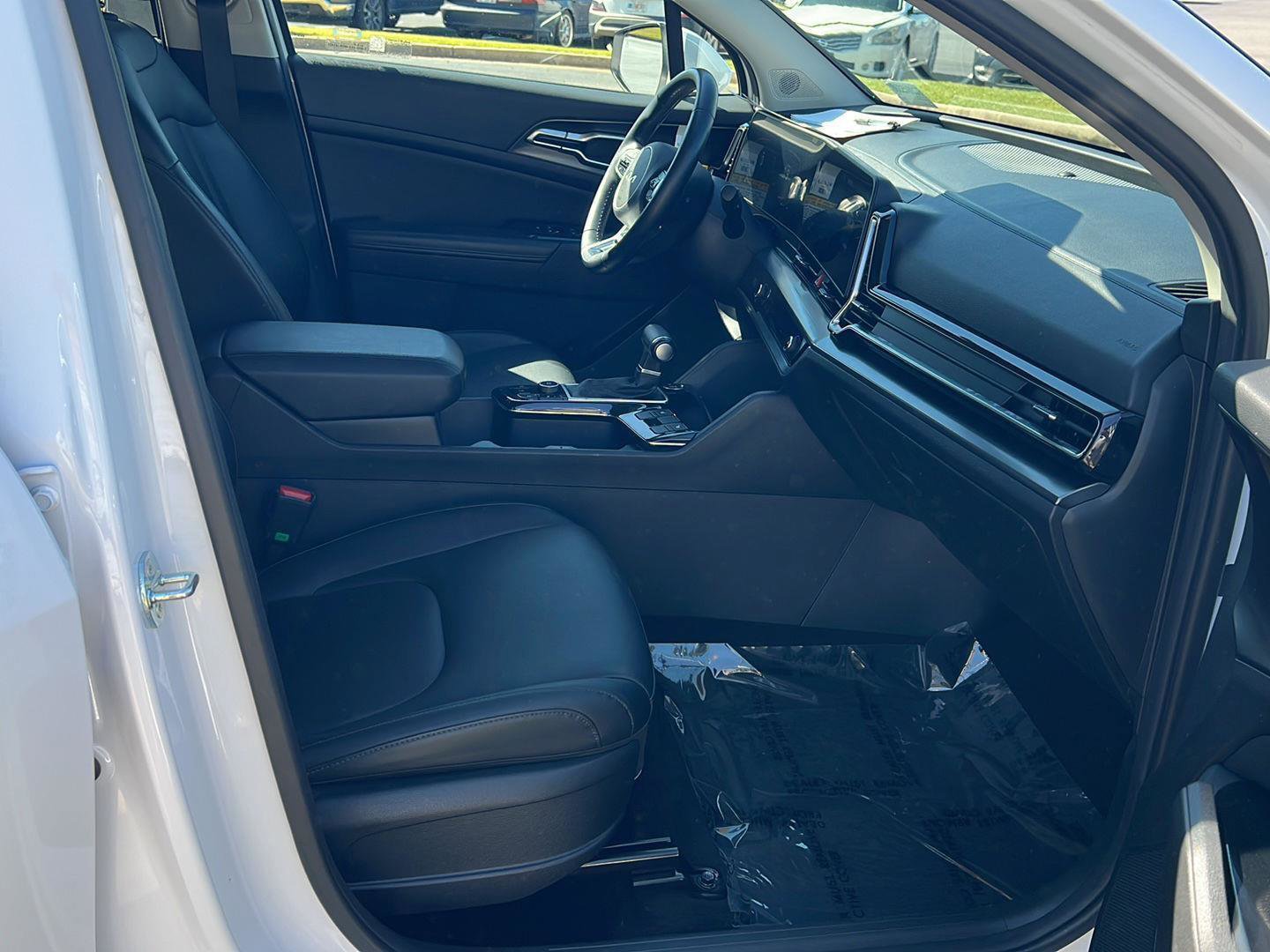 Used 2023 Kia Sportage EX image 13