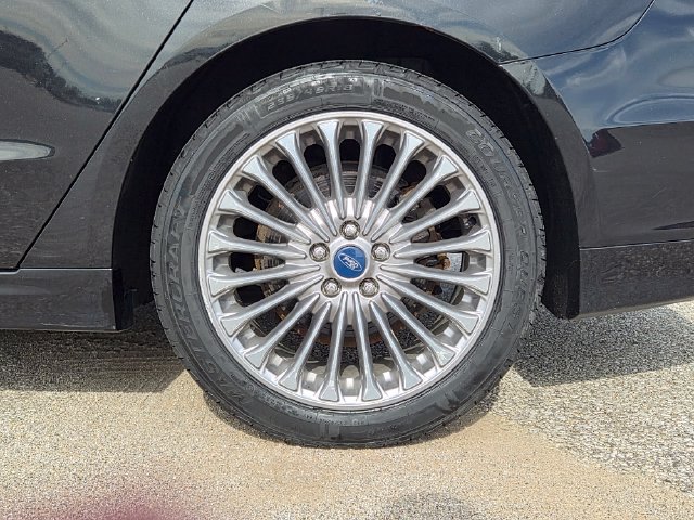 Used 2013 Ford Fusion Titanium w/ Titanium Driver Assist Pkg FWD image 9