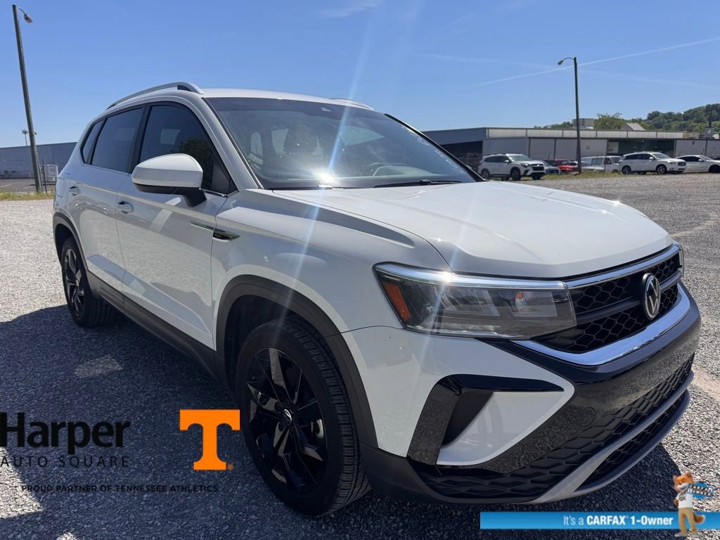 Used 2023 Volkswagen Taos SE w/ Black Wheel Package FWD image 7