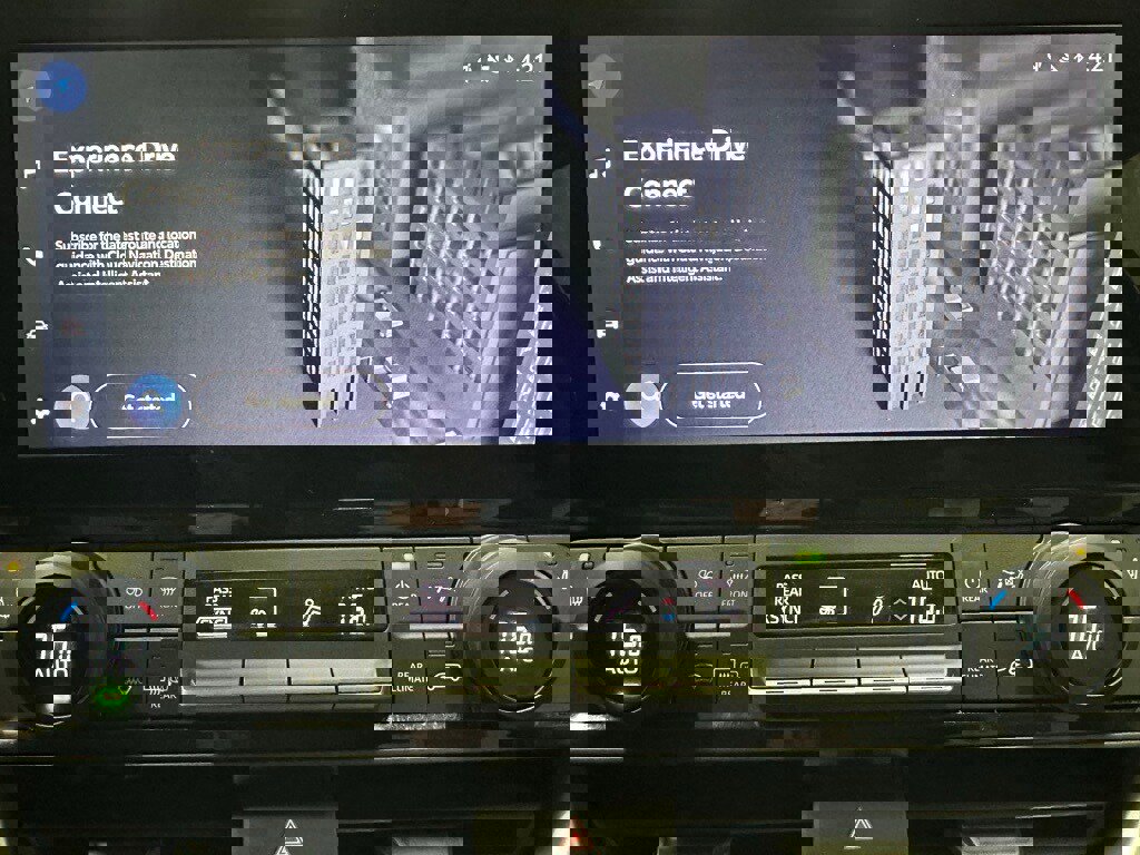 Used 2025 Toyota Grand Highlander AWD image 26