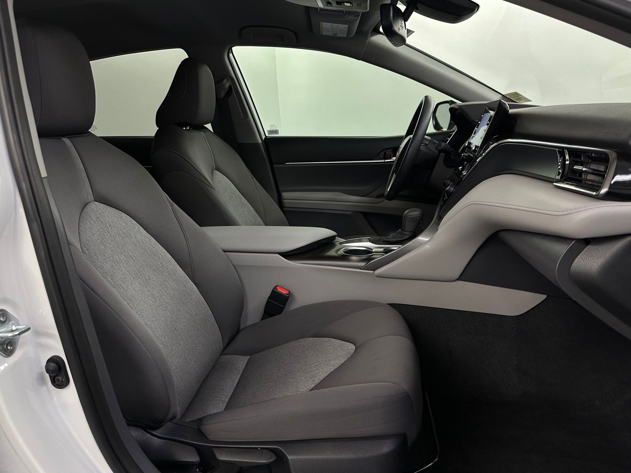 Used 2023 Toyota Camry LE image 32