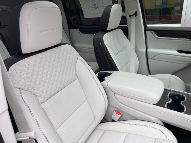 New 2026 GMC Acadia Denali w/ Super Cruise Package image 11
