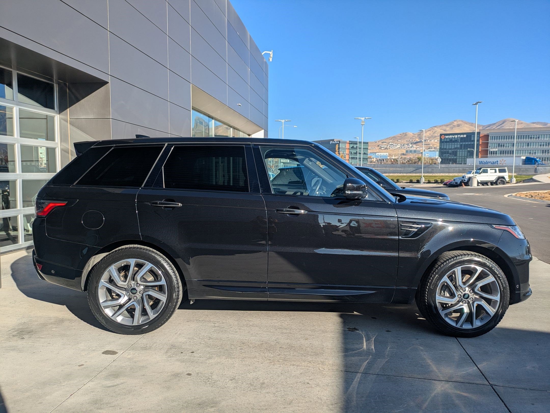 Used 2021 Land Rover Range Rover Sport HSE Silver Edition image 5