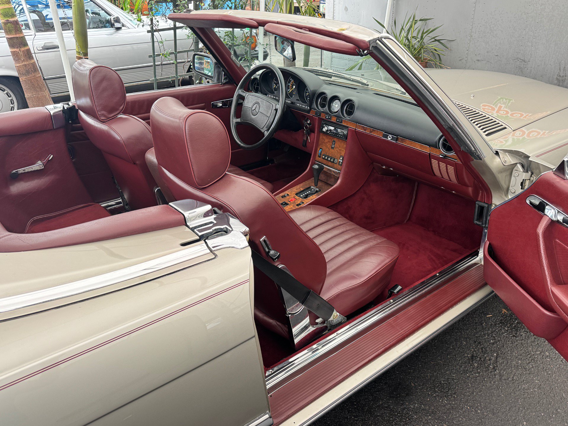 Used 1987 Mercedes-Benz 560 SL image 28