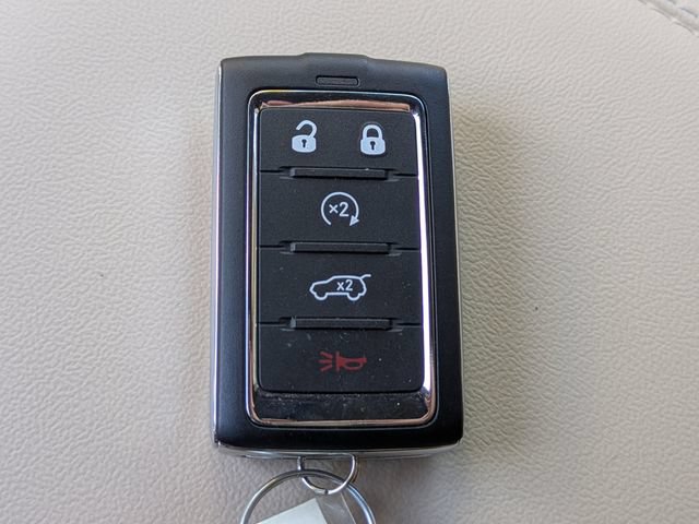 Used 2025 Jeep Grand Cherokee Limited w/ Luxury Tech Group II AWD/4WD image 41