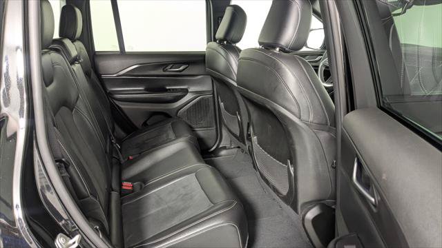 Used 2024 Jeep Grand Cherokee Altitude RWD image 21