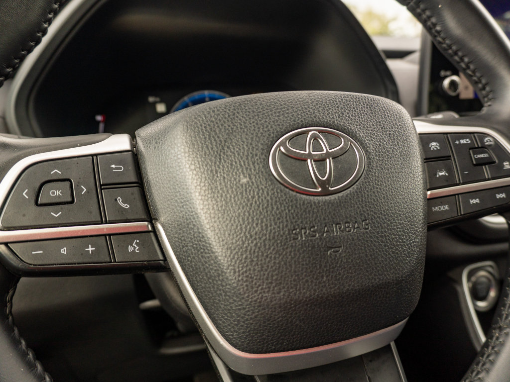 Used 2025 Toyota Grand Highlander AWD image 30