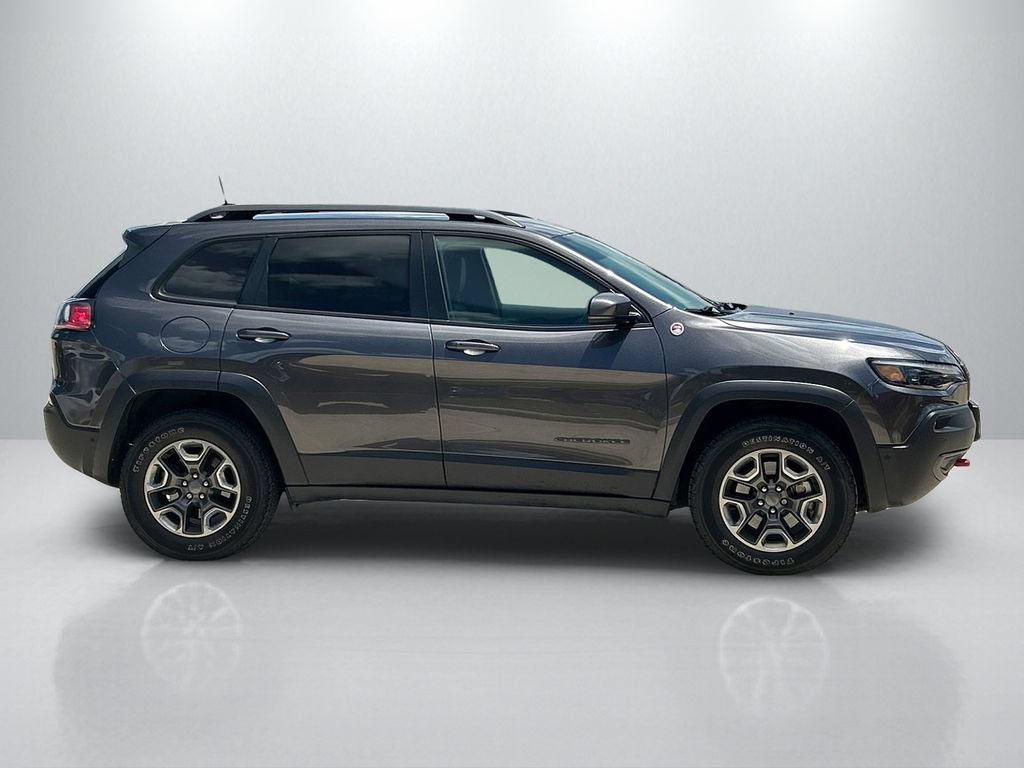 Used 2019 Jeep Cherokee Trailhawk AWD/4WD image 4