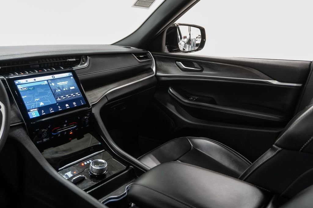 Certified 2024 Jeep Grand Cherokee L Limited w/ Black Appearance Package image 20