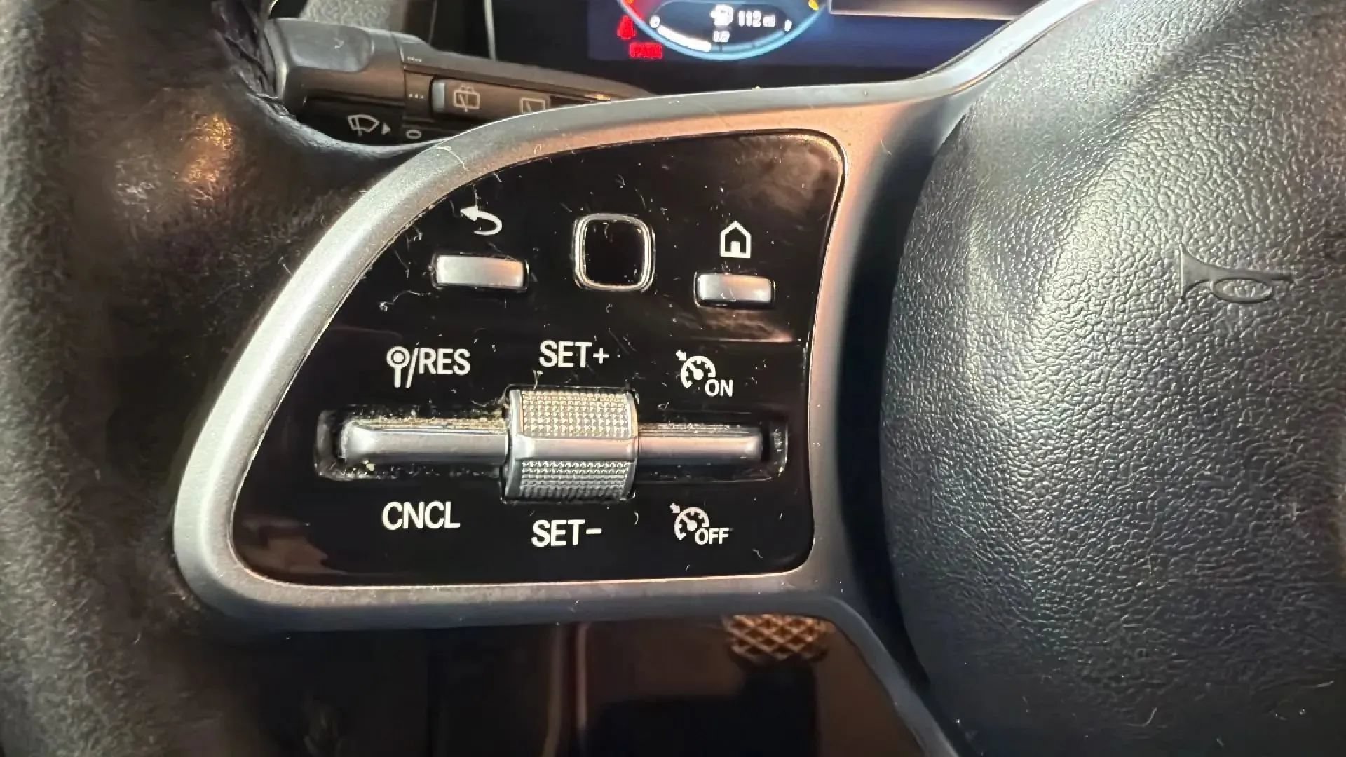 Used 2021 Mercedes-Benz GLB 250 4MATIC image 12