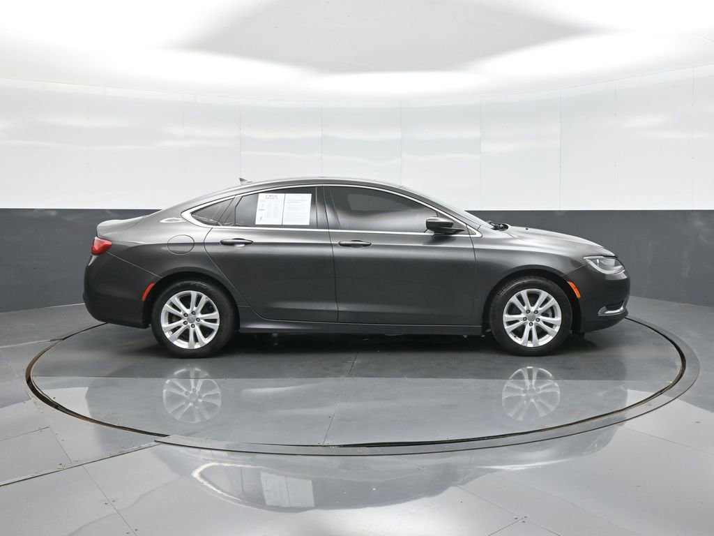 Used 2016 Chrysler 200 Limited w/ Anniversary Edition FWD image 8